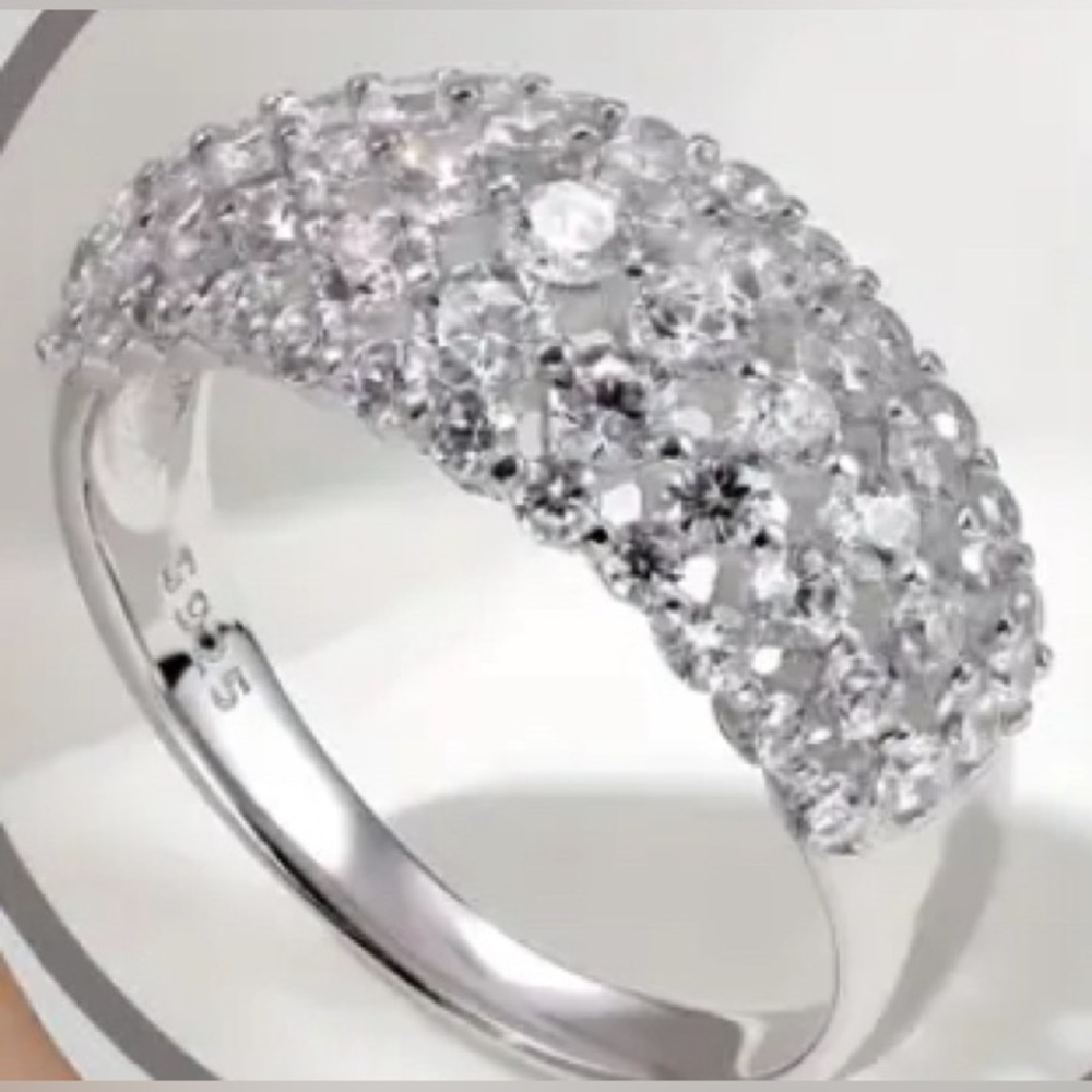 RINGS - Picture 5 of 5